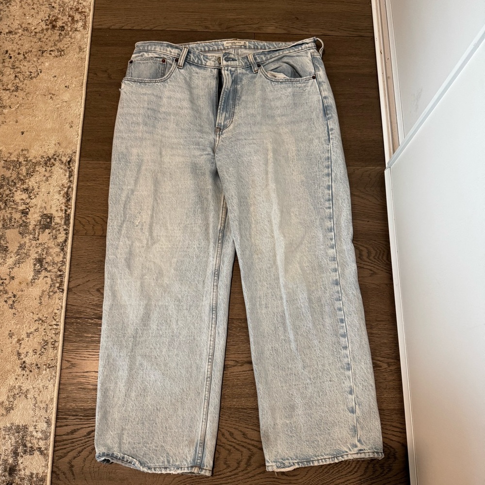Abercrombie The Loose Jeans - Light Wash